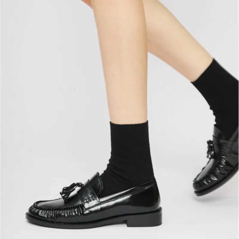 Black Patent Leather Chunky Heel Loafers Fashion Pleated Fringe Sewing Designer Shoes Comfortable Soft Leather Zapatos De Mujer X251122
