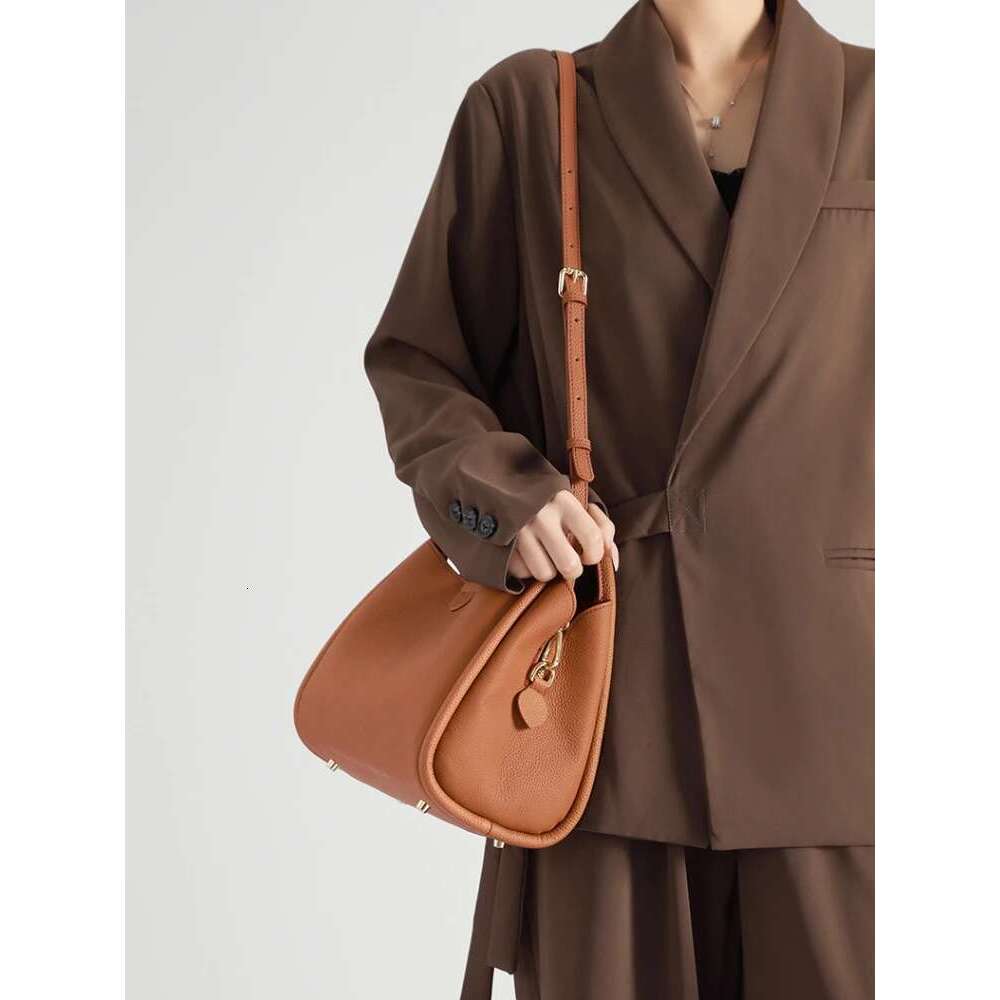 New Casual First Layer Cow Leather Bucket Tote Beige Attractive And Practical Women Handbag High Quality Shoulder Bag Bag