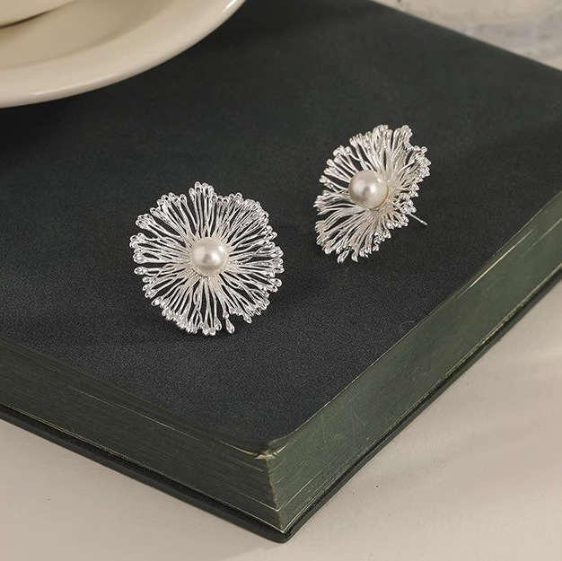 Delicate Silver Tone Pearl and Filigree Earrings Women's Fashion Jewelry Elegant Dangle Earrings with Intricate Metalwork for Special Occasions