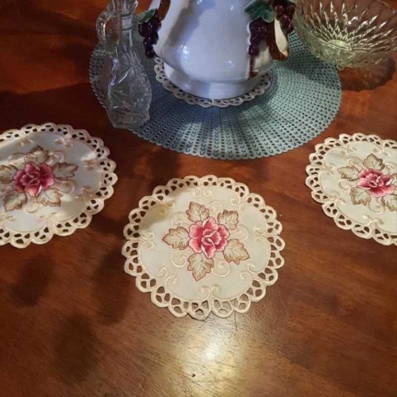 4pcs Round Embroidered Flower Dining Table Placemat Coasters Home Party Wedding Cover C251122