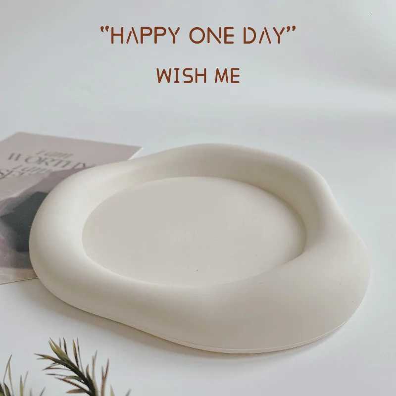 A silicone cloud shaped coaster - Soft and non slip tabletop protection for beverages - Durable soft washable beverage mat C251122