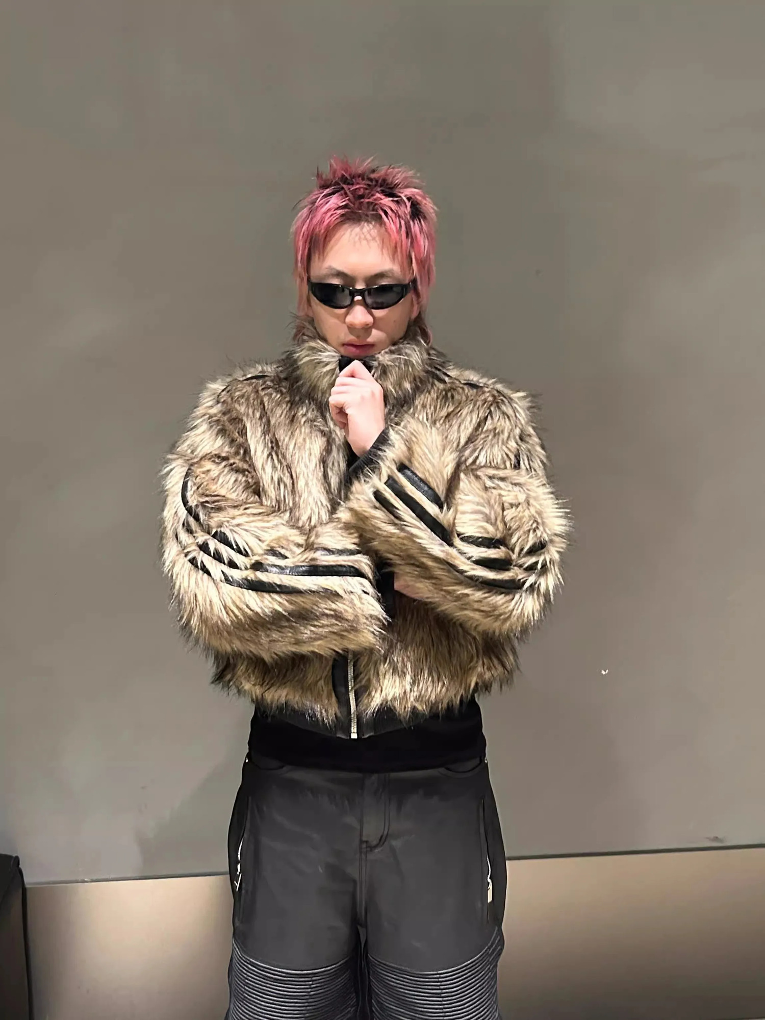 Mauroicardi Autumn Winter Short Cool Thick Warm Reversible Faux Fur Coat Men Zipper Clothes Fluffy Jacket 2025 251103