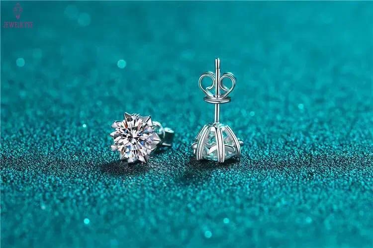 DHCollections Moissanite Stud Earrings 925 Sterling Silver Snowflake Design Passed Diamond Test 0.5-2 Ct Perfect Cut for Women Men Hypoallergenic Jewe