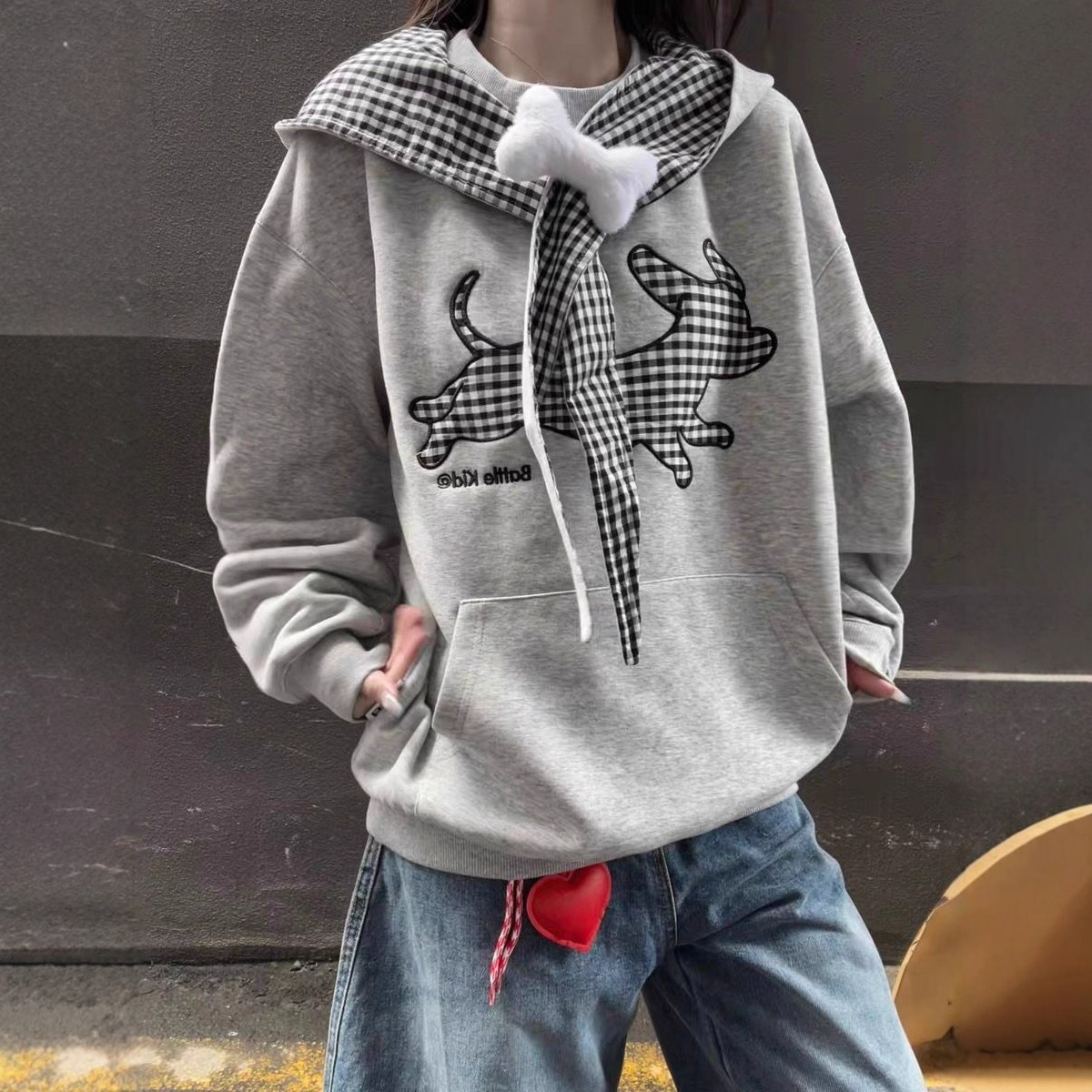 American designer embroidered small dog plaid strap hooded sweatshirt for women, new autumn and winter with plush loose and lazy style top
