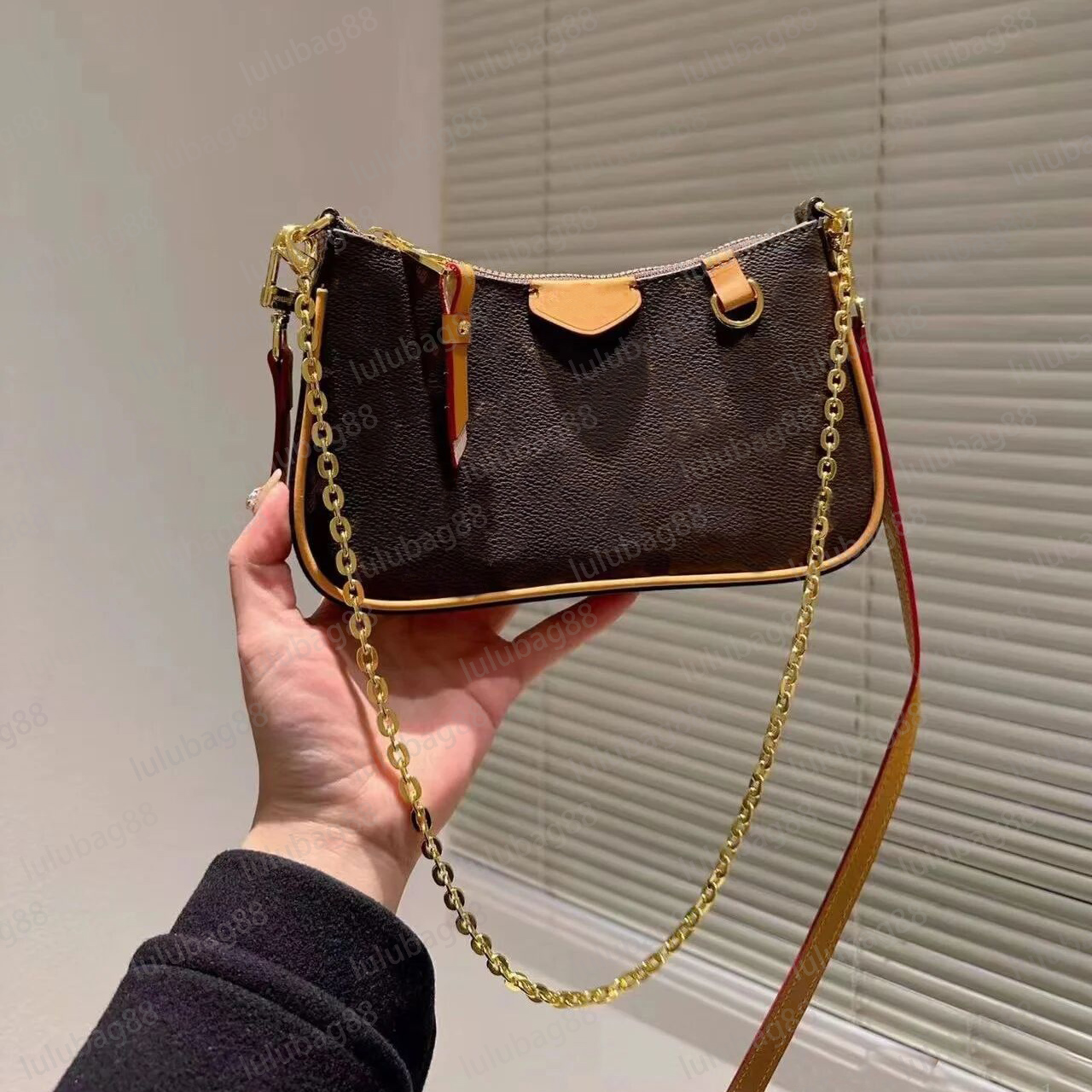 Designer bag crossbody bag easy pouch on strap purse lady shoulder bags chain wallets designers woman leather handbag embossed letter luxury bag M81066 M80349 xb170