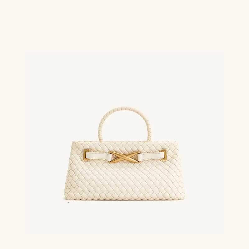 JW PEI French Handbag with High quality Exquisite Design Niche Woven Bag Solid Color Multifunctional Womens Shoulder Bag K251121