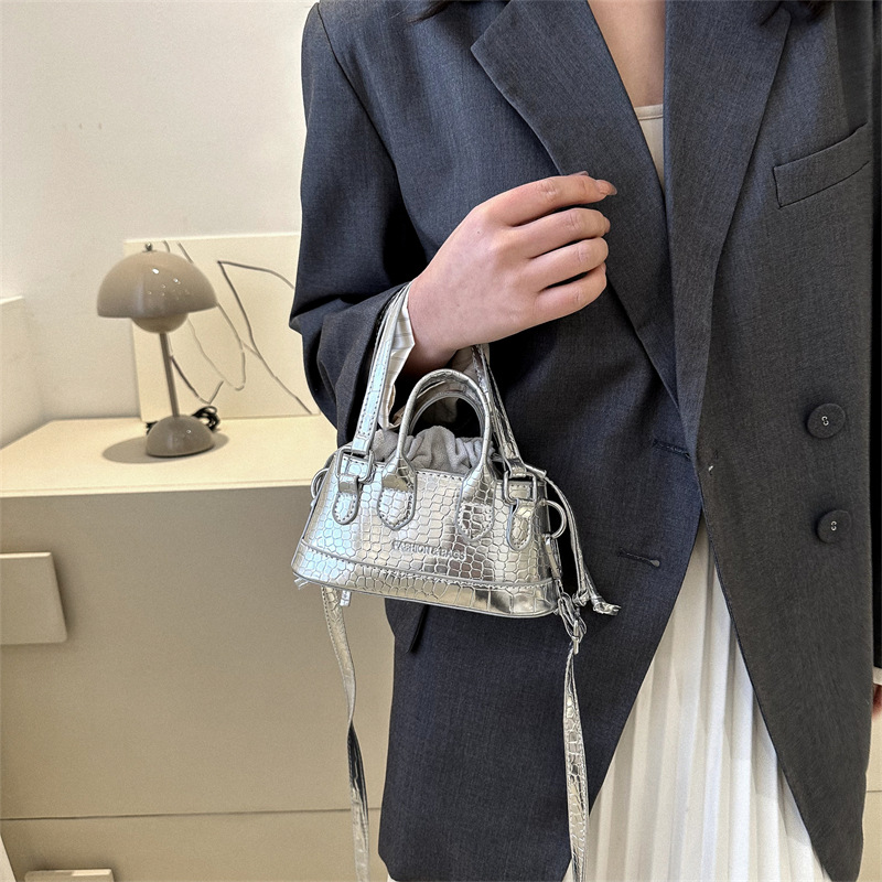 Free shipping, new spring and summer mini bucket bags for women, high-end and stylish crossbody bags, small square bags 2025