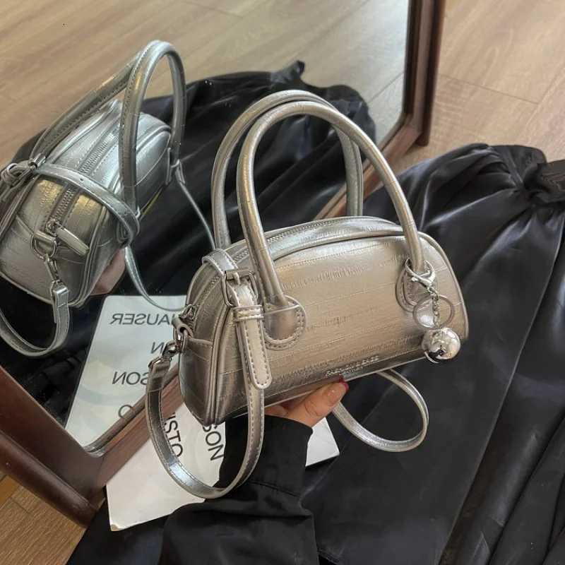 Trendy Leather Crossbody Bag For Ladies By Famous Designer With Popular Classic Shoulder StyleT251122