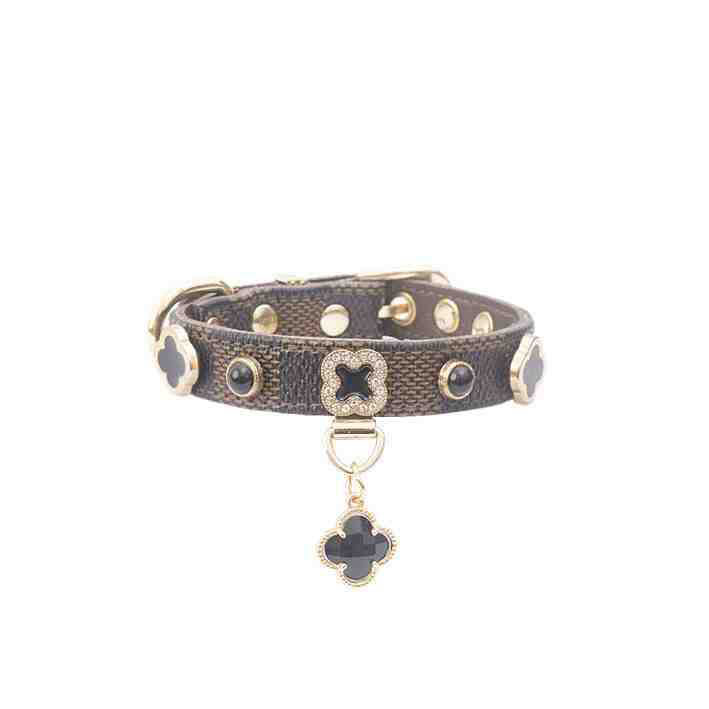 Designer Dog Collars Leashes Set Soft Adjustable Classic Printed Plaid Leather Pet Collar with White/Brown Flower Charms for Small Dogs Chihuahua Pood