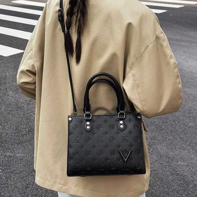2025 High-End Womens Tote - New Fashion Letter Printing Versatile Large-Capacity Premium Quality Popular Womens Bag K251121