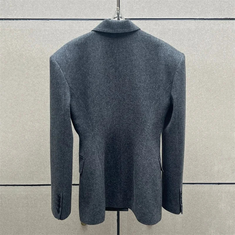 Womens jacket autumn 2025 single breasted long sleeved top Wool blend womens suit Shoulder padded slim coat 251112
