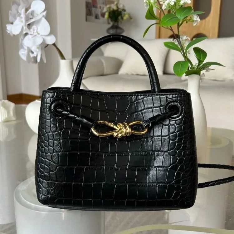 Large Capacity Commuter Womens Shoulder Bag Fashionable Versatile Stone Pattern Luxury Lightweight Square Shape Leather Bag K251121