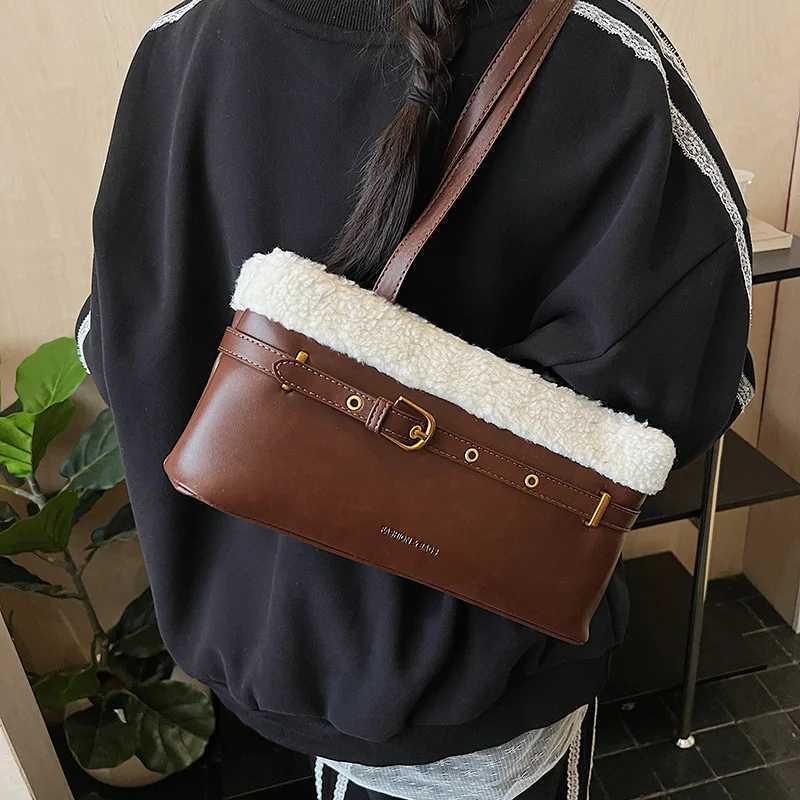 Autumn and Winter Korean Version of High-end Plush Bag Womens Commuter Shoulder Underarm Bag 2025 New Versatile Fashion Handbag K251121