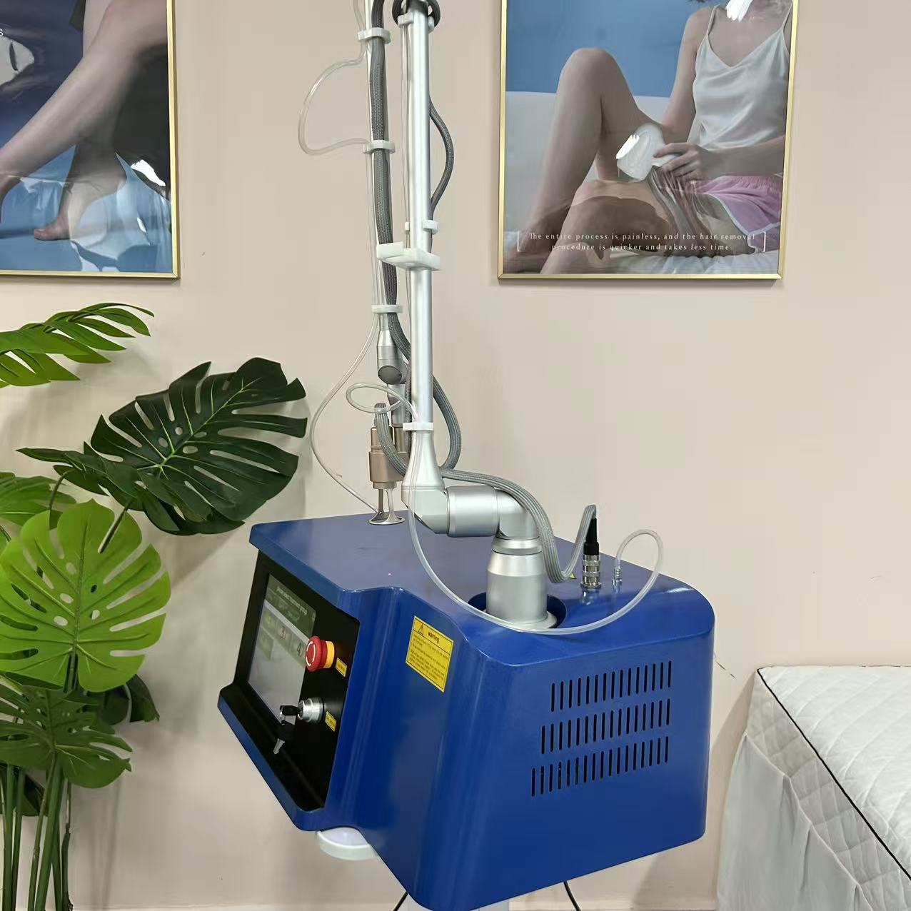 CO2 Fractional Laser Machine For Beauty Salon Use Skin Rejuvenation Wrinkle Scar Removal and Vaginal Tightening Professional Equipment