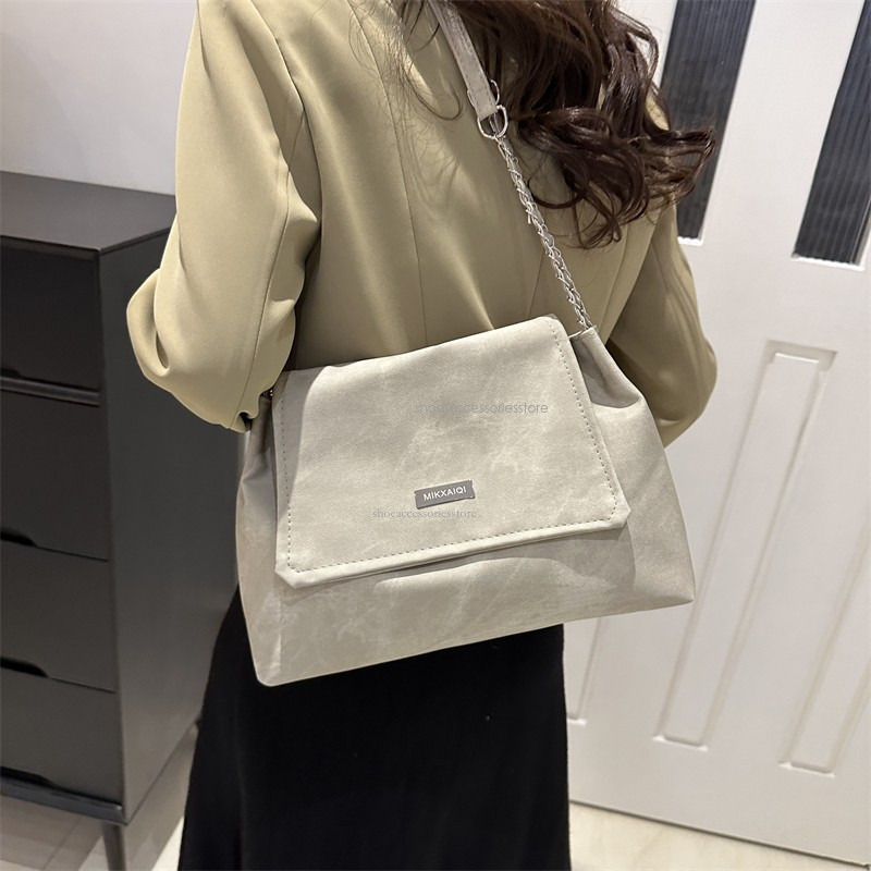 2025 New Designer Light Luxury Commuter High End Multi Functional Handchain Armpit Bag Simple Large Capacity Single Shoulder Crossbody Bag