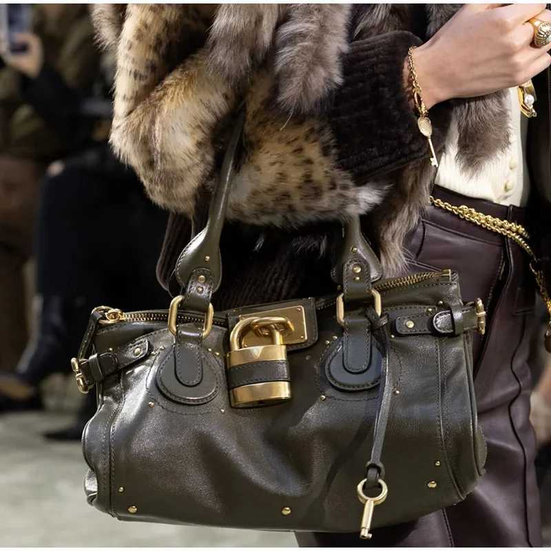 FAshion luxury Handbag Metal RETRO Lock Shoulder Bag brand Design Cool Motorcycle Bag Classic Zipper Horizontal Tote Bag K251121