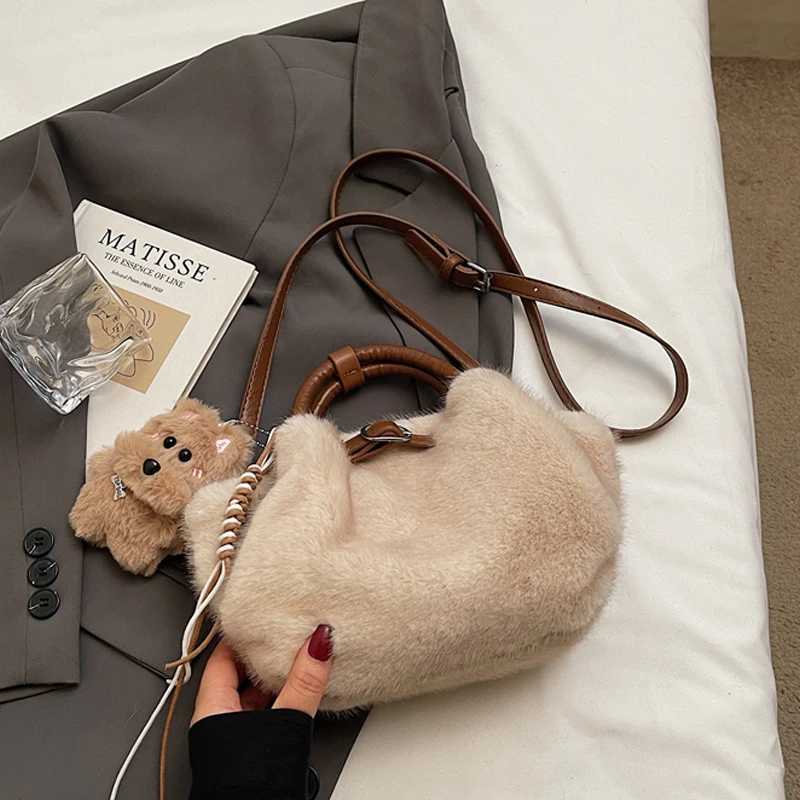 Premium Plush Bag for Women Autumn Winter Fashion Versatile Faux Fur Small Handbags Casual Commute One Shoulder Crossbody Bags K251121