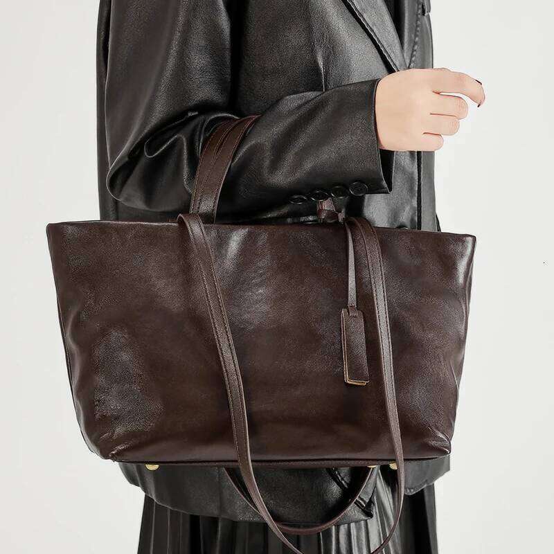 Women's Oil Wax Genuine Leather Lady Fashion Real Cowhide Bag Female Luxury Design High Capacity Commuting Handbag