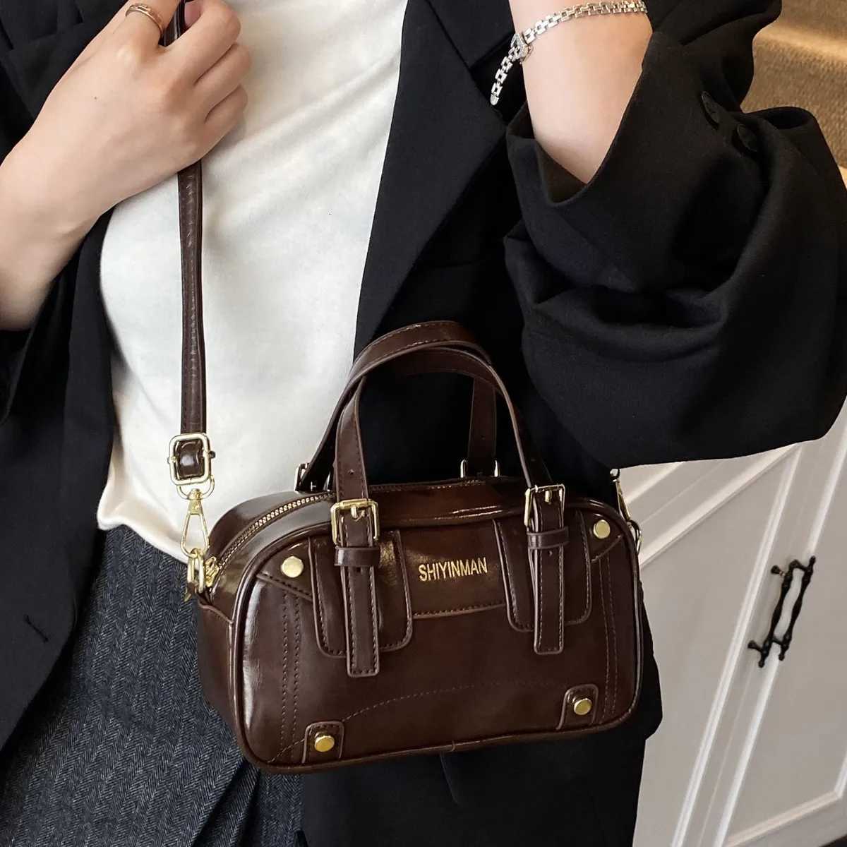 2025 New Autumn/Winter Retro Small Bag - Crossbody/Handheld Purse Trendy Pillow Shape Womens Fashion EssentialT251122
