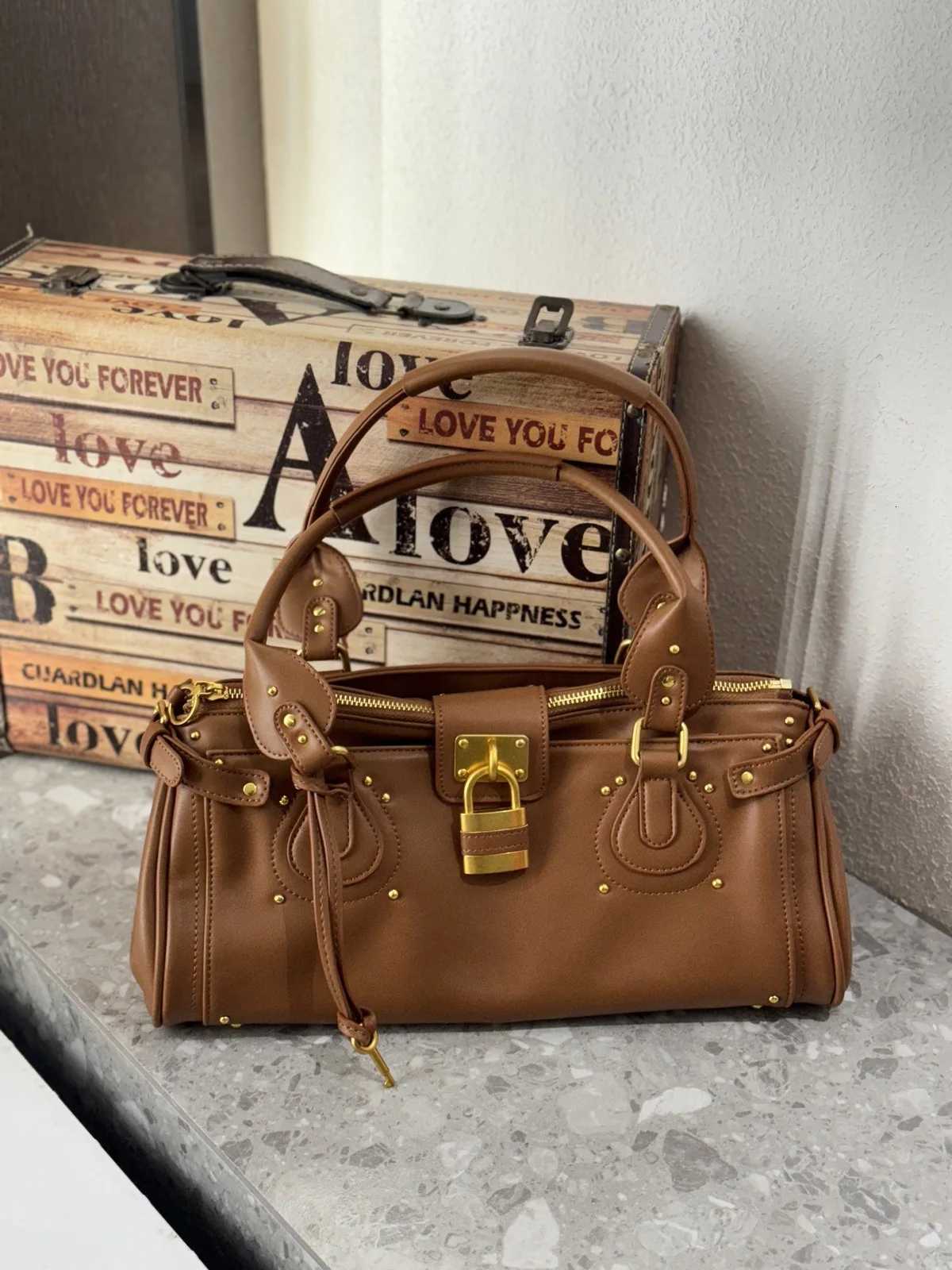 Womens Vintage PU Shoulder Bag Punk Y3K Motorcycle Handbag Adult Square Shoulder Bag Large Capacity Pillow Bag K251121