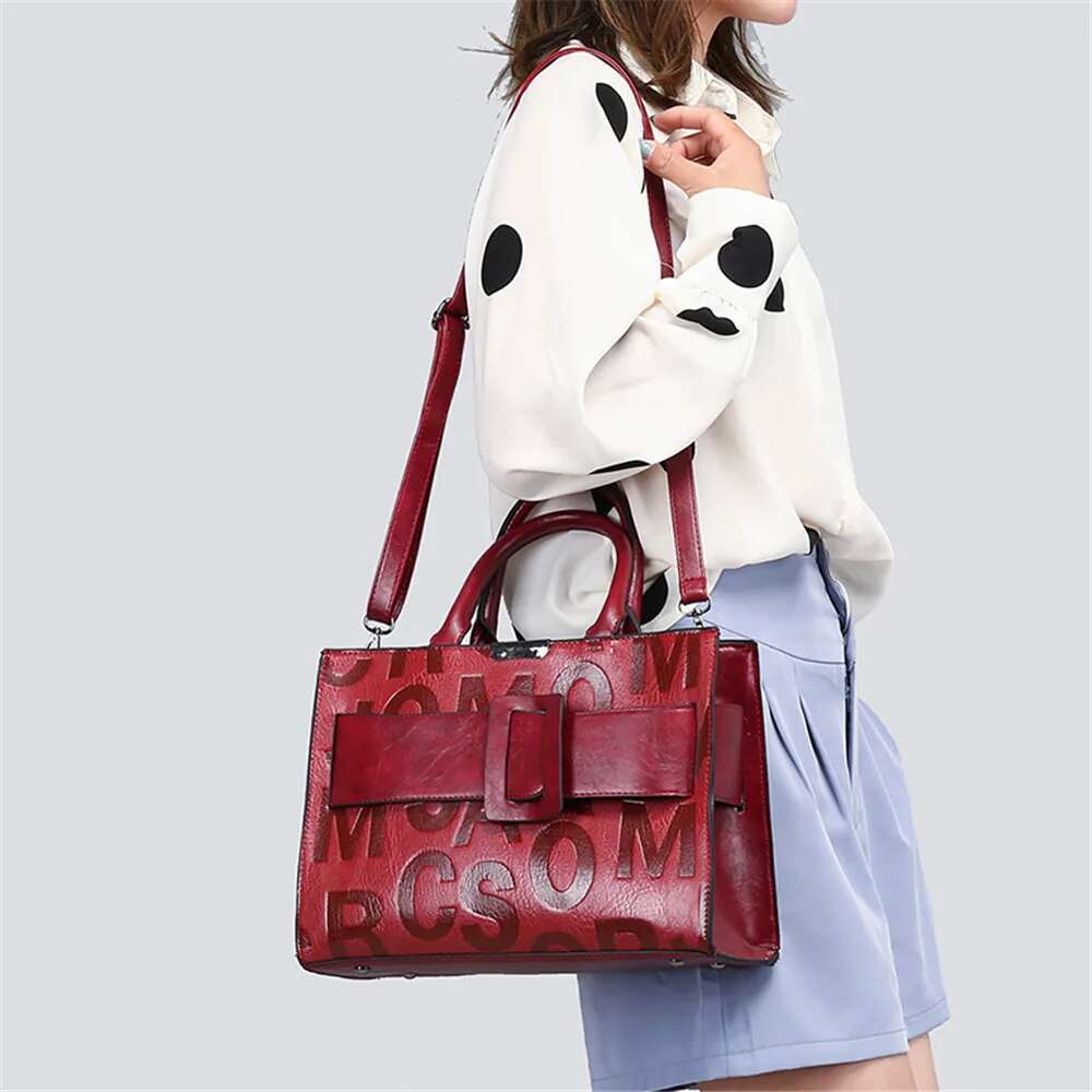 Light Handbags Designer Letter Belt Shoulder High Quality Ladies Crossbody Hand Tote Bags For Women 2023