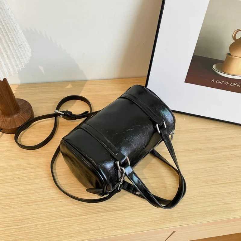 Fashion-Forward Womens Messenger Bag Genuine Leather Crossbody Handbag Designer Shoulder Tote Purse Elegant Luxury Brand LadiesT251122