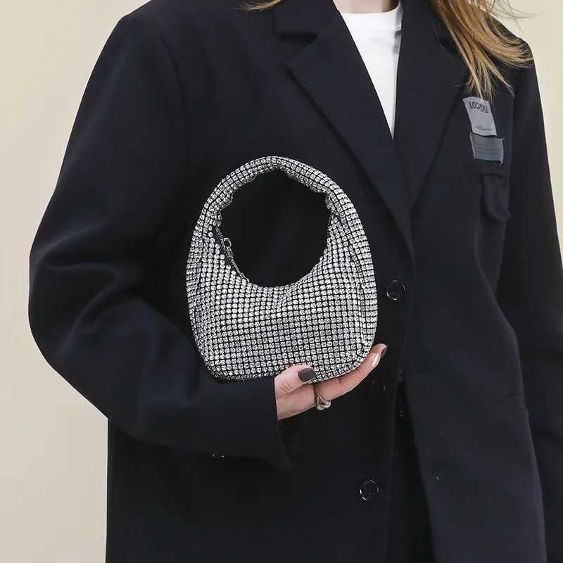 Womens Waterproof Full Diamond Bucket Bag Hot Sale Portable Chain Zipper Closure Crossbody Dinner Rhinestone Bag K251121