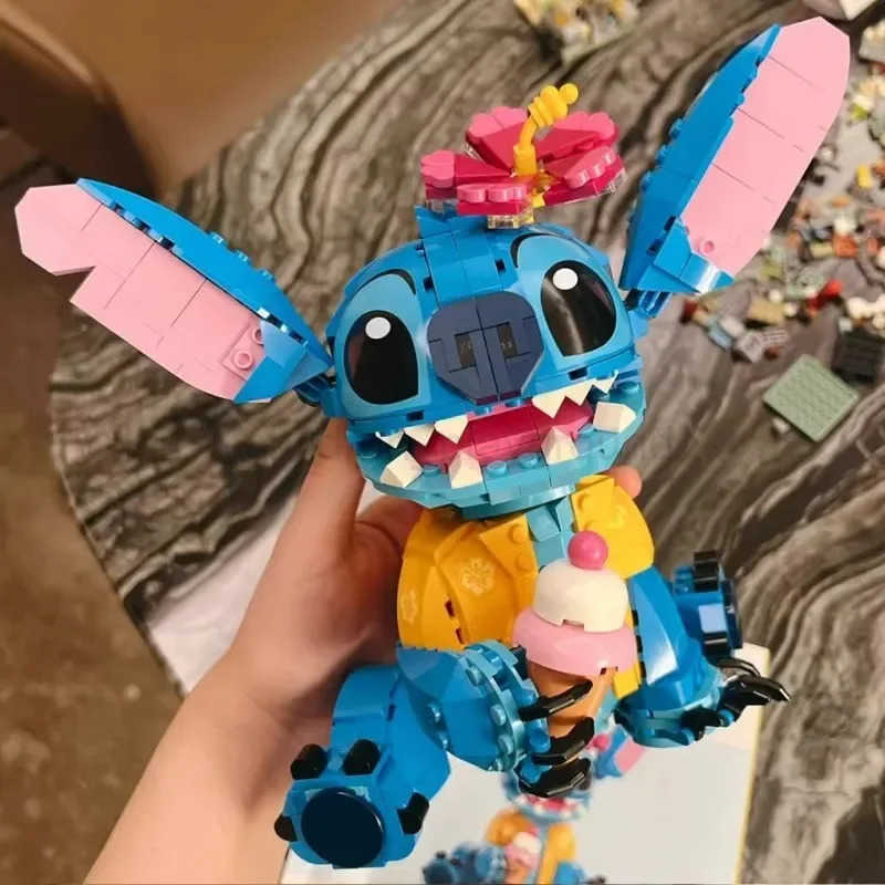 Disney 2025 New 730pcs Stitch Compatible 43249 Building Blocks Stitch Girl Boy Birthday Christmas Gift Toys W20250421