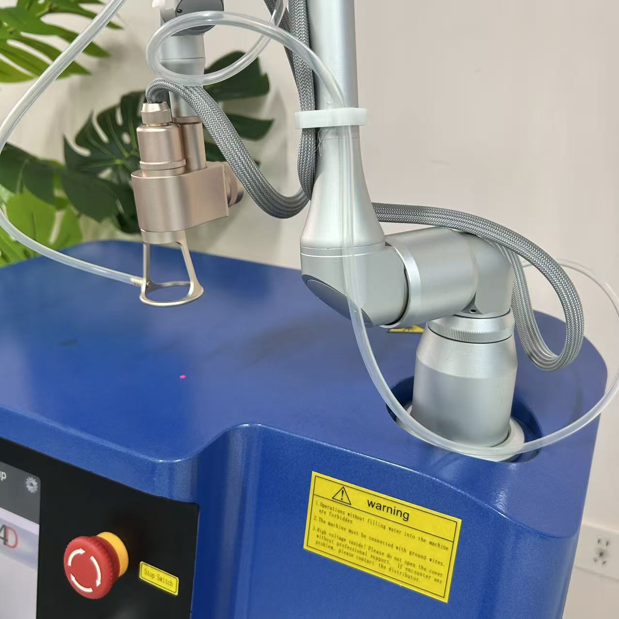 CO2 Fractional Laser Machine For Beauty Salon Use Skin Rejuvenation Wrinkle Scar Removal and Vaginal Tightening Professional Equipment