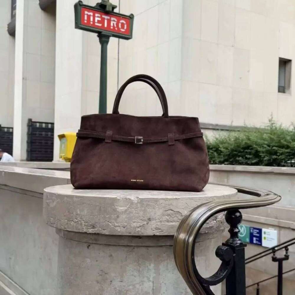 High-end luxury new style vintage tote handbag, large capacity, high-end fashionable commuter women's bag