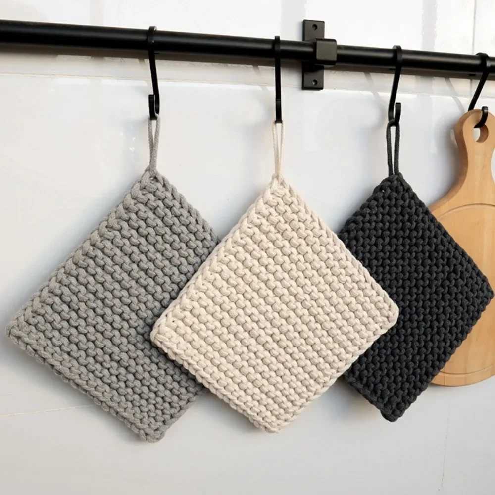 Knitted Cotton Heat Insulation Placemat Wool Material Reusable Antiskid Hand Knitted Coaster Table Decoration Non-Slip Coaster C251122