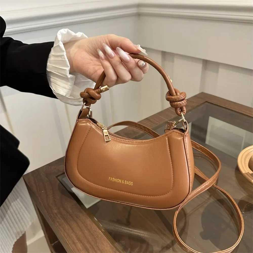 Handheld Small Bag Women Shoulder Bag Fashionable Crossbody Bag Elegant Design Crossbody Bags Perfect for Everyday UseT251122