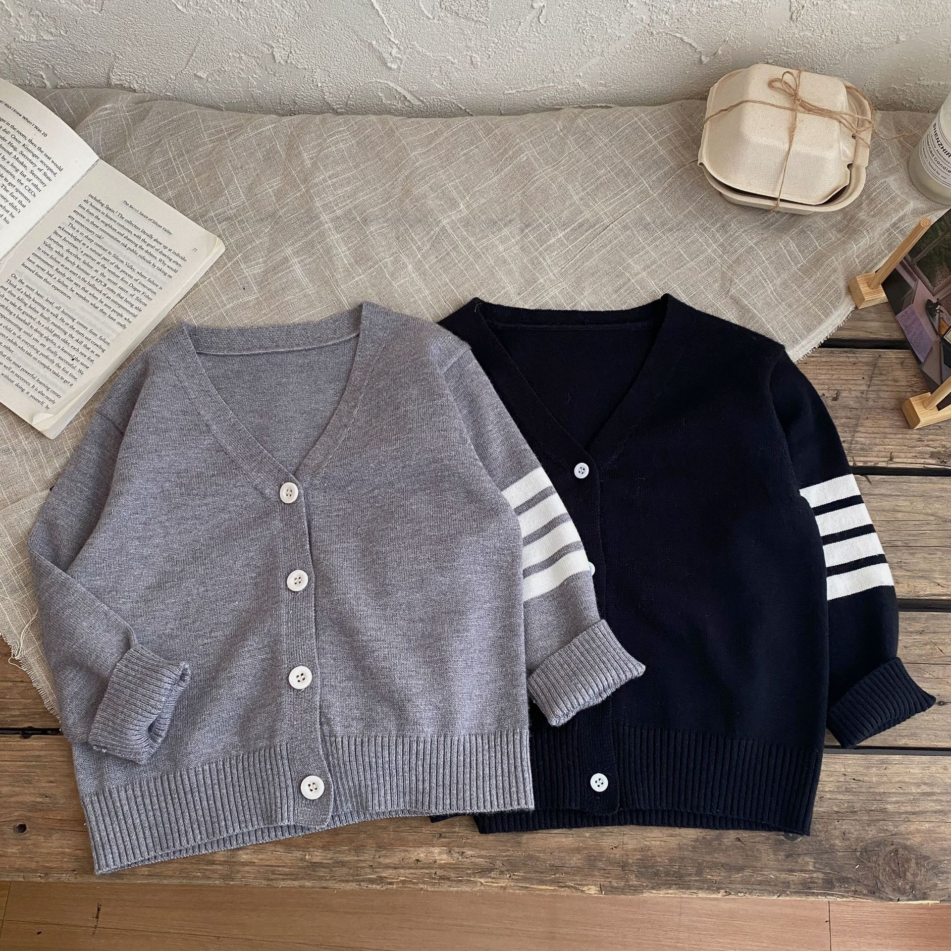 Children's Korean sweater boys Spring Autumn striped pure cotton cardigan coat girls long sleeved V-neck knitted sweater1-8Y