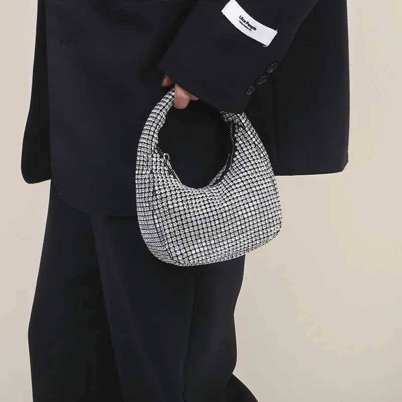 Womens Waterproof Full Diamond Bucket Bag Hot Sale Portable Chain Zipper Closure Crossbody Dinner Rhinestone Bag K251121