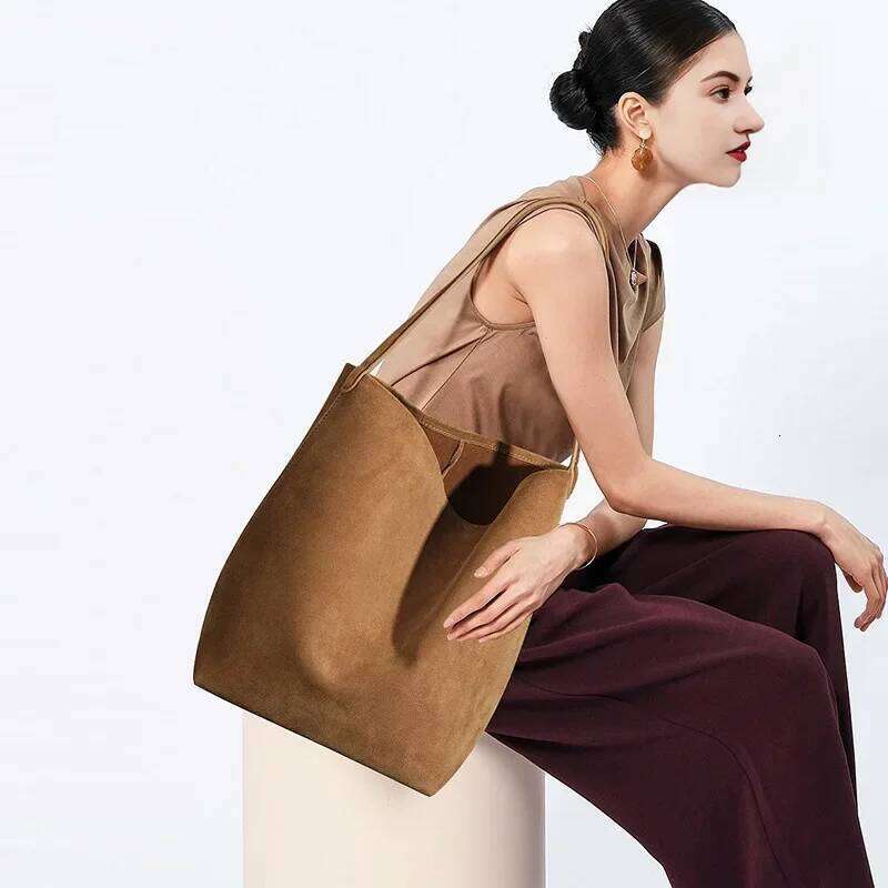 Niche Women's Frosted Leather Shoulder Commuting Large Capacity Totes Bucket Bag