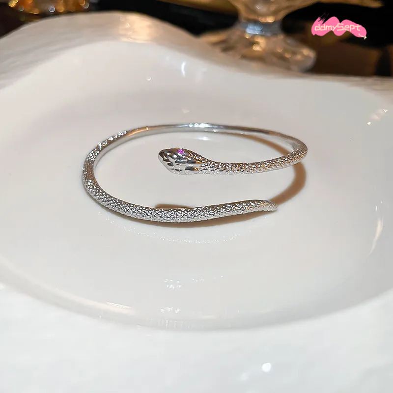 Brand Designer K Real Gold Plated Zircon Snake Shape Open Light Luxury High End Feel Bracelet Niche Versatile Jewelry Wholesale For Women H11.21 ddmys