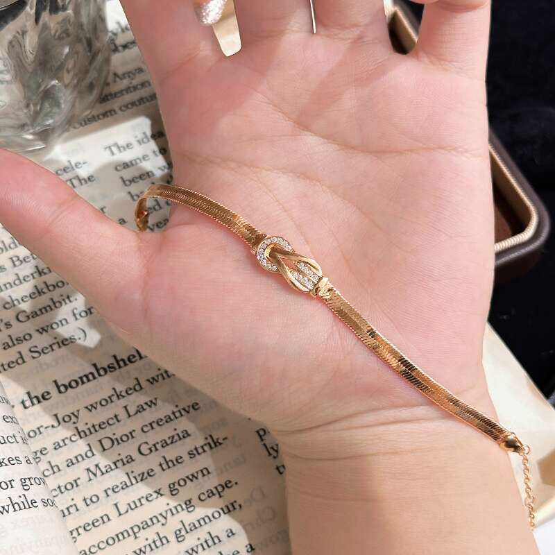 Luxury Horseshoe Buckle Bracelets for Women - French Elegant Classic Braided Hand Jewelry Z260313