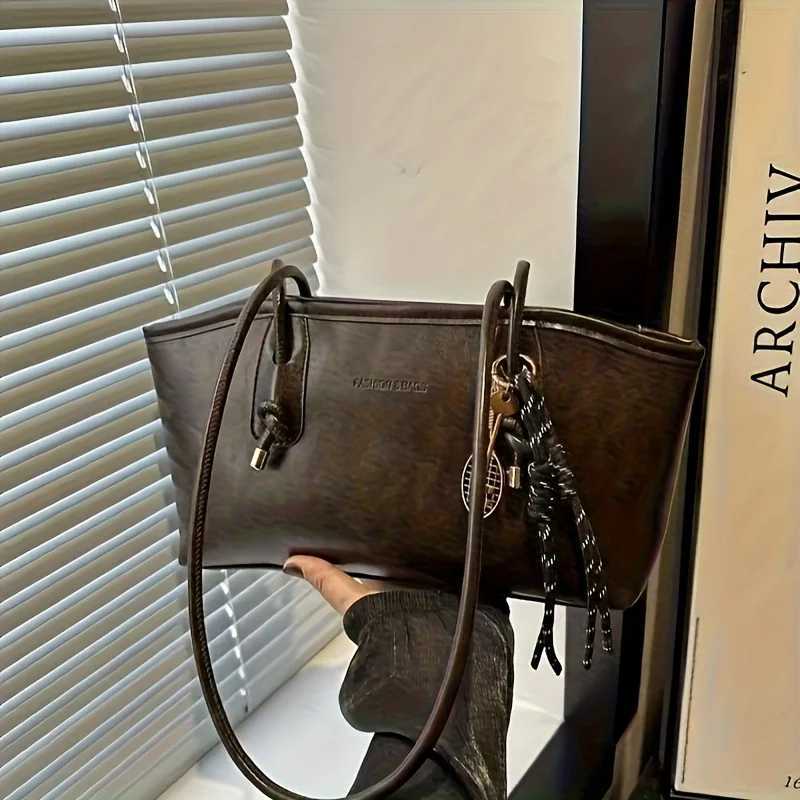 Chic Soft Leather Handbag Shoulder Bag Black White Brown Coffee Convertible Tote Bags for Women Work Travel Everyday UseT251122