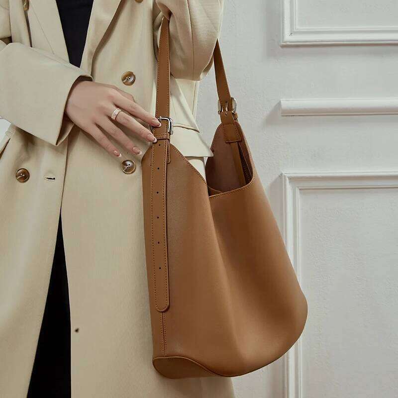 Toptrends Cow Genuine Leather Underarm Shoulder Bags For Women 2025 Luxury Designer Crossbody Hobos Shopper Tote Ladies Handbags