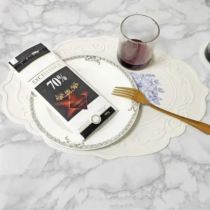 Silicone Carved Dining Mat Retro Pattern Table Mat Floral Placemat for Dining Table Kitchen Coffee Pad Tableware Mats Waterproof C251122