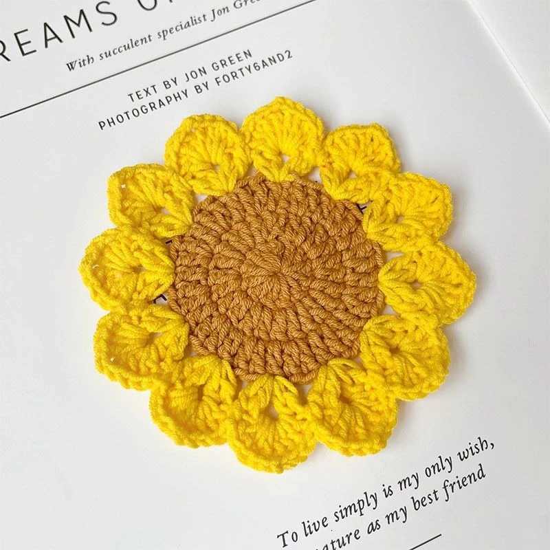 Hand-woven sunflower coaster creative home ornament thermal insulation table mat versatile holiday gift C251122
