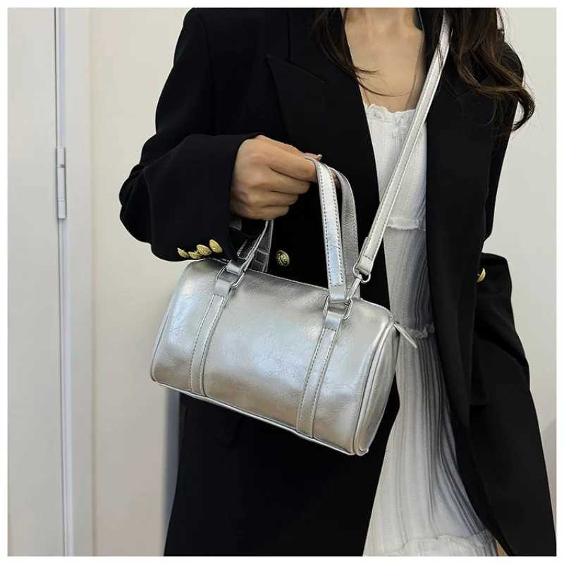 Fashion-Forward Womens Messenger Bag Genuine Leather Crossbody Handbag Designer Shoulder Tote Purse Elegant Luxury Brand LadiesT251122