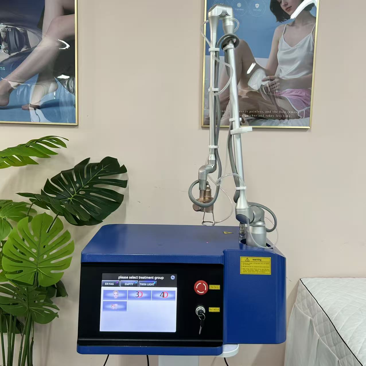 CO2 Fractional Laser Machine For Beauty Salon Use Skin Rejuvenation Wrinkle Scar Removal and Vaginal Tightening Professional Equipment