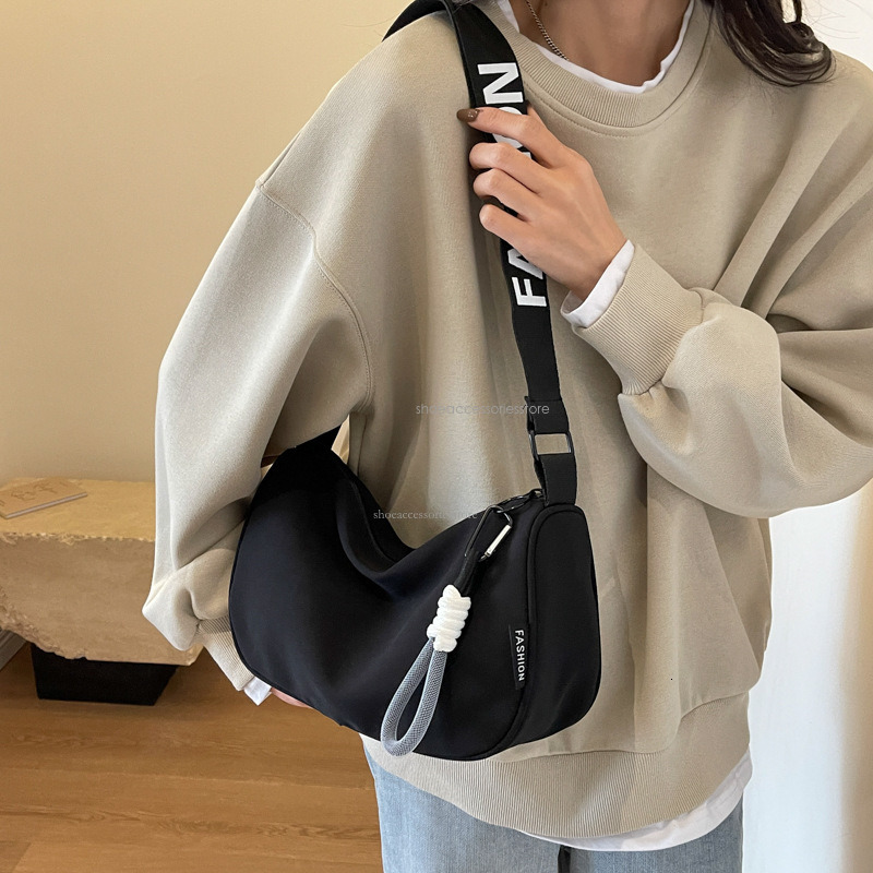 2025 New Designer Waterproof Oxford Cloth Dumplings Suitable For Women's New Sports And Leisure Cross-border Shoulder Bag With Letters