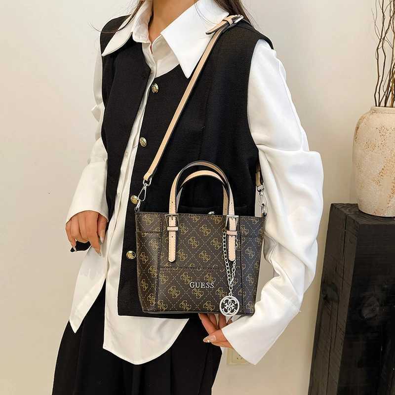 Chic Leather Crossbody Bag For Women luxury brand Shoulder Handbag Ladies Purse With Engraved K251121