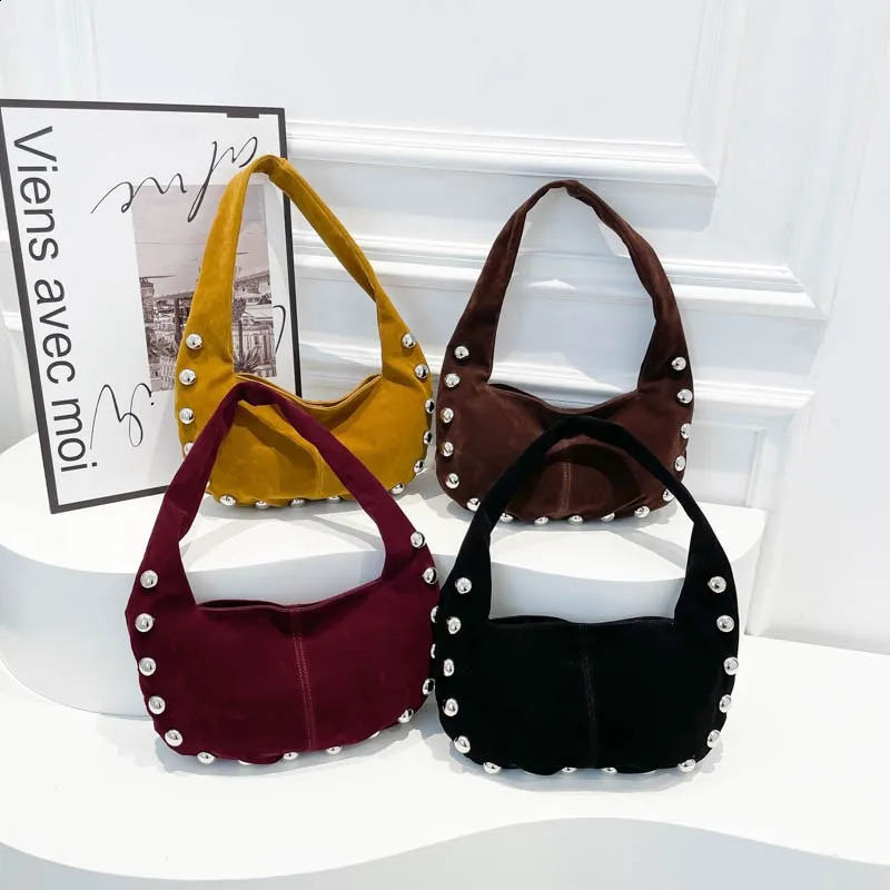 Autumn and winter vintage temperature good-looking suede veet rivet Versatile shoulder support handbag