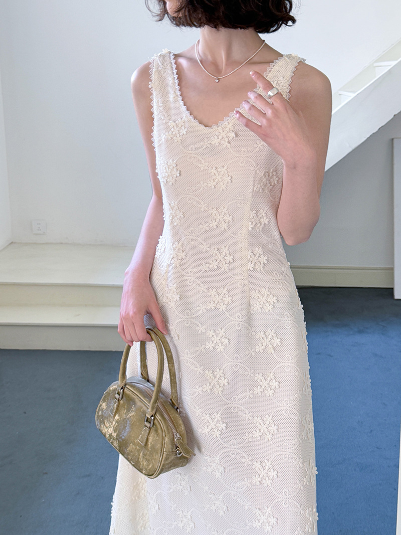 M98 Spring new Korean style V-neck sleeveless lace waist slimming midi dress
