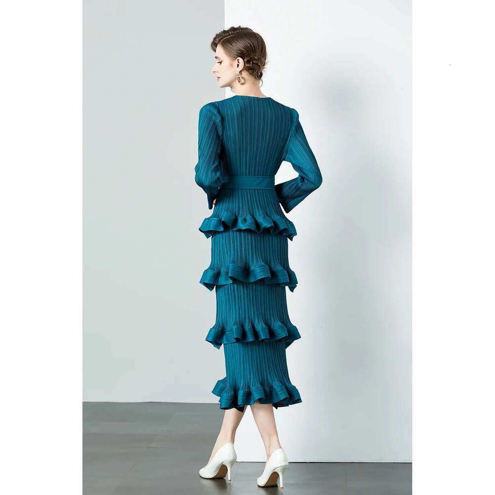 Miyake Autumn New High-End Light Niche Ruffle Edge Cake Skirt Heavy Industry Pleated Slim Long Dress 2024