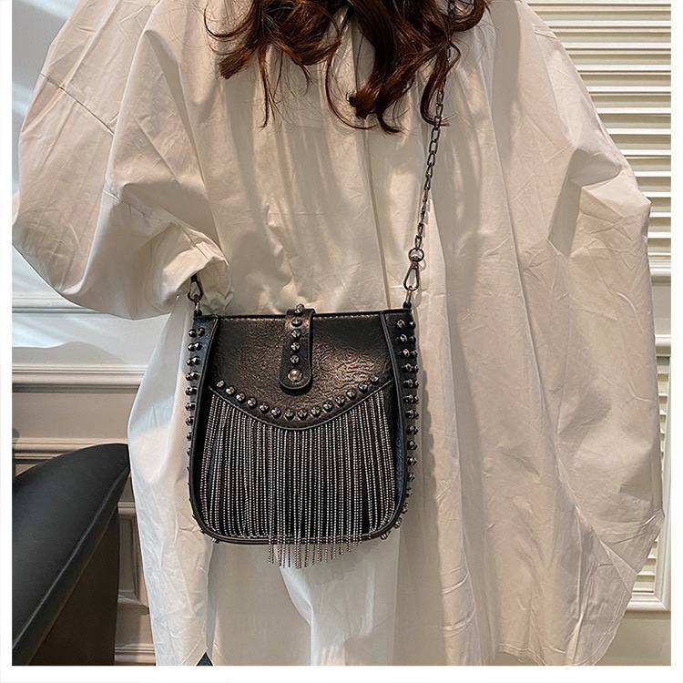 New Minimalist Series Designer Bucket Bag 2025 New Women's Designer Bag Punk Style Su Fashion Single Shoulder Slanted Body Mobile Phone High-end 