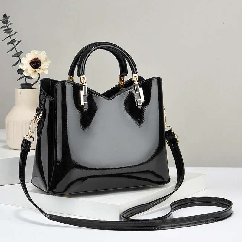 Crocodile Emed Handbag Casual Pu Leather Zippershoulder For Women Trendy Versatile High Qualitydaily Commuting Bag Bag
